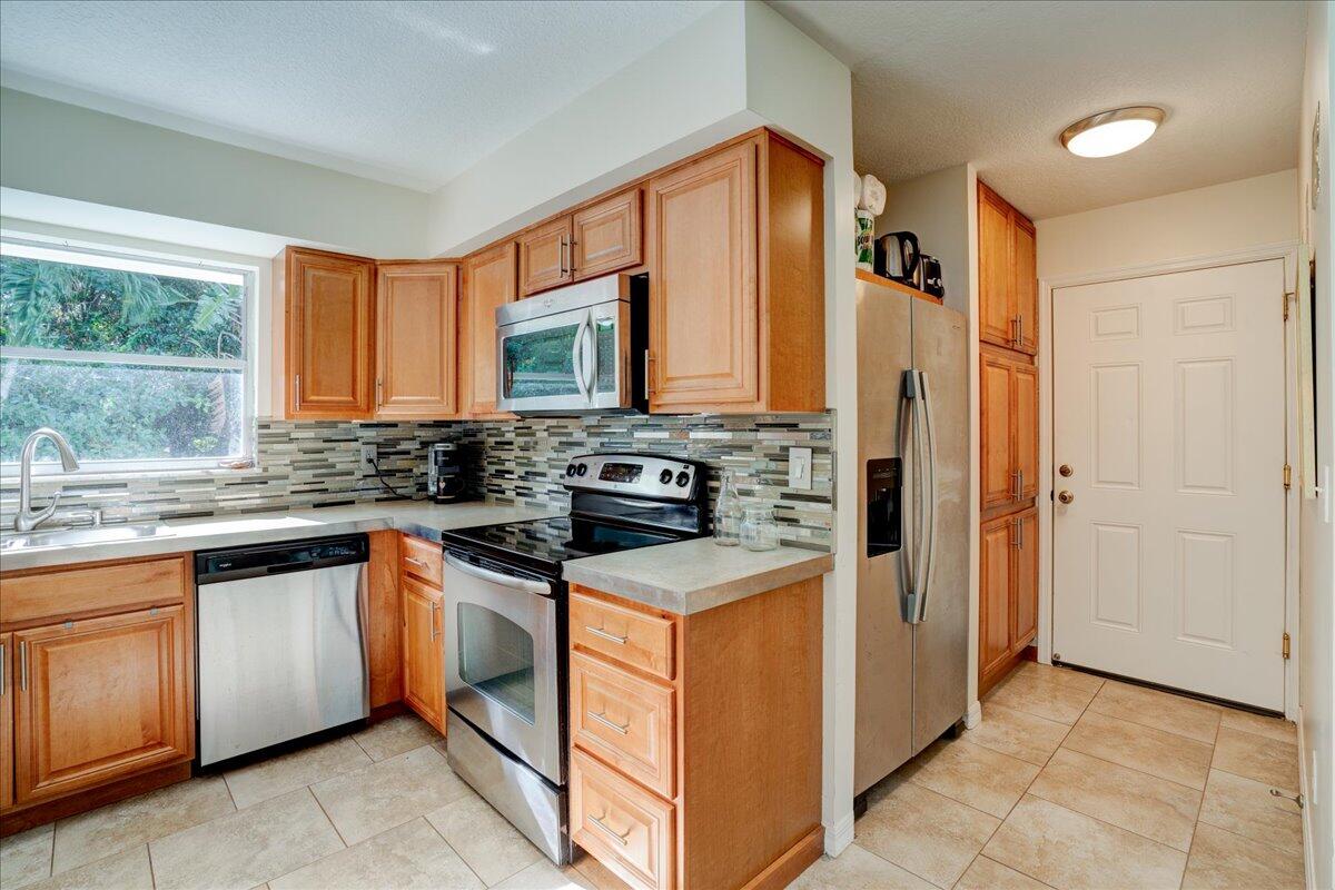 532 Southwest Timber Trail Stuart, FL 34997 - Photo 12 of 47 12-532 Timber Trail-29