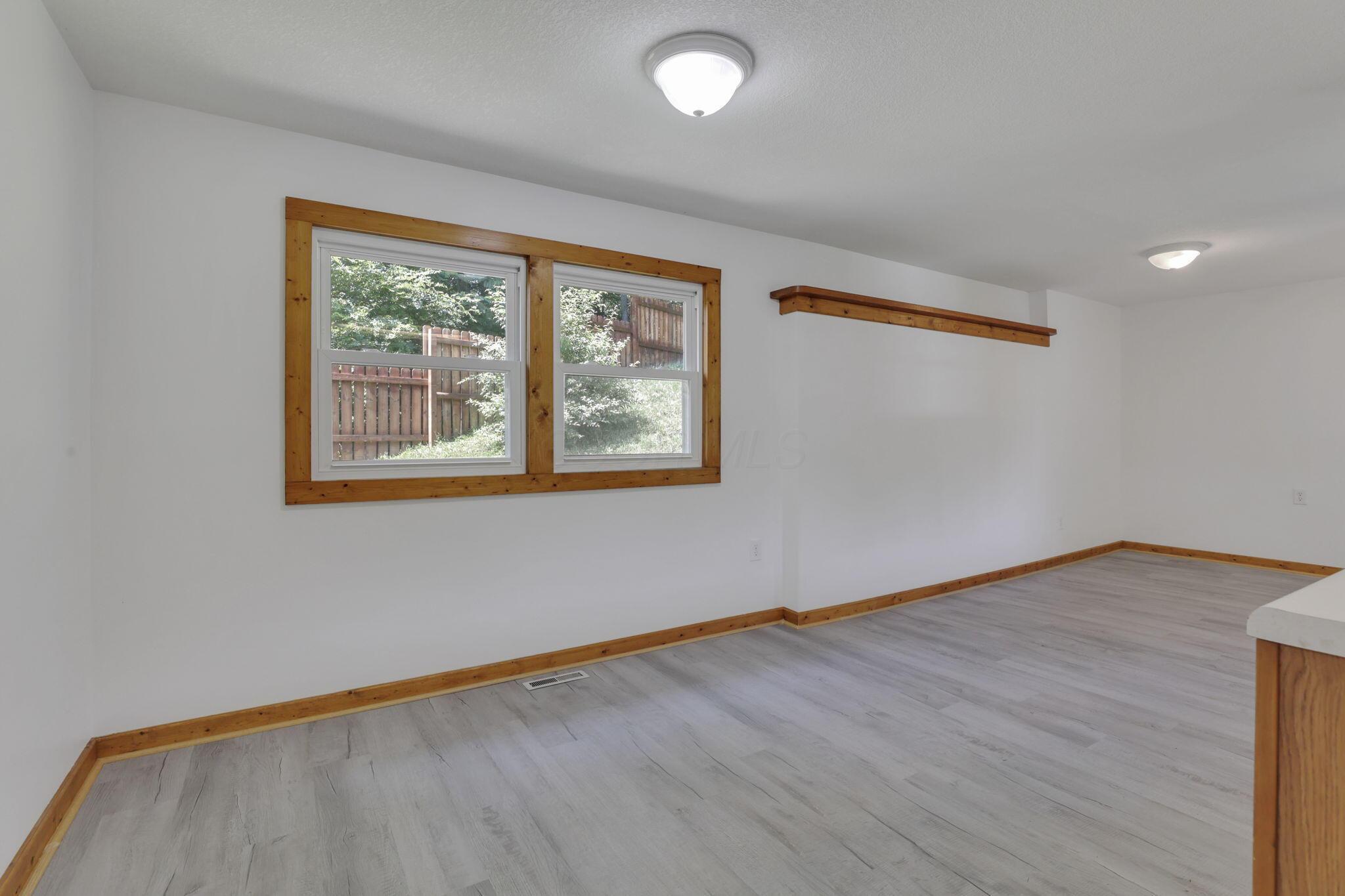 6228 Patton Road Northeast Newark, OH 43055 - Photo 11 of 55 21-web-or-mls-011A6545 (1)
