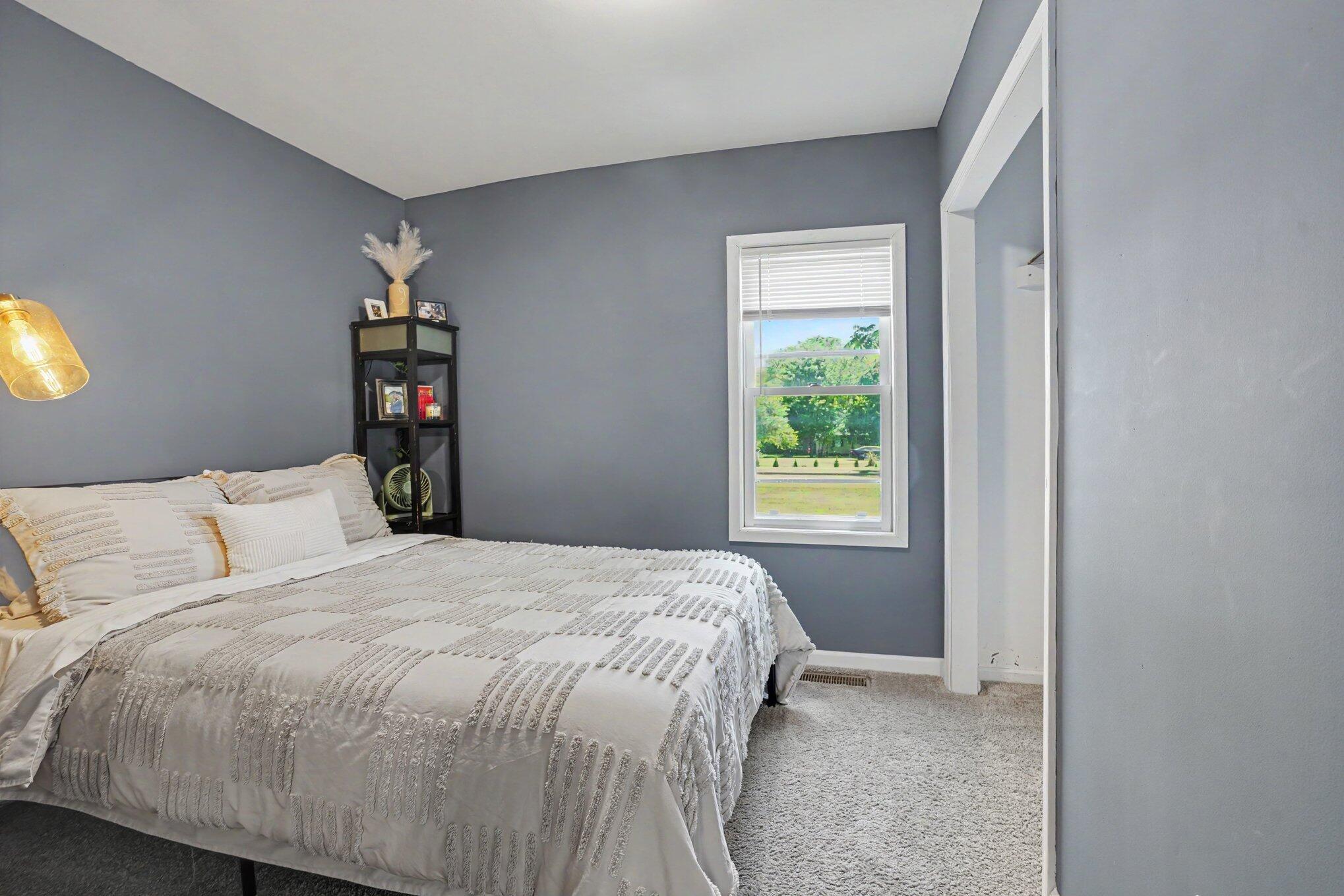 722 South Grant Avenue Three Rivers, MI 49093 - Photo 10 of 26 011_file_2176