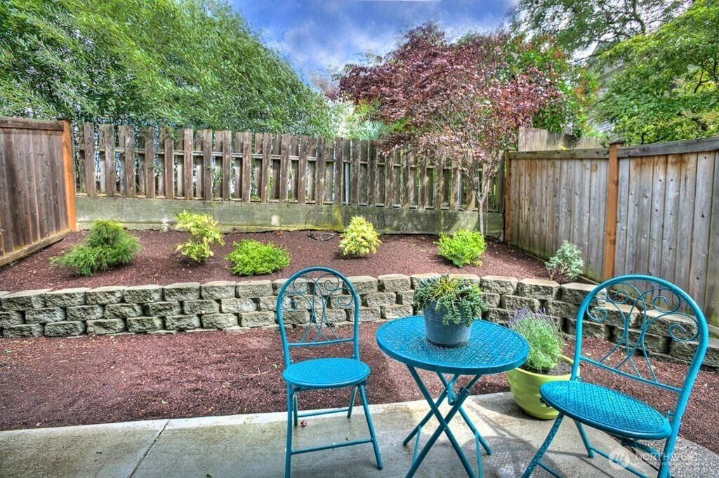 3806 Interlake Avenue North, Unit A Seattle, WA 98103 - Photo 10 of 10