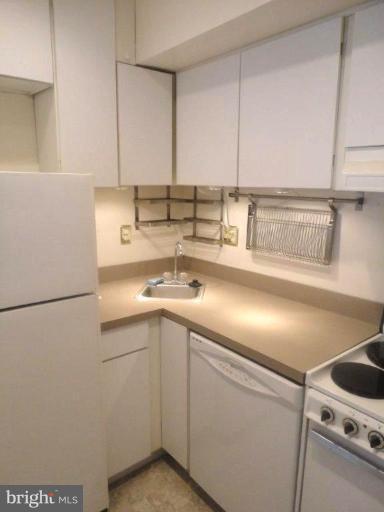 1112 D Street Southeast, Unit 1 Washington, DC 20003 - Photo 26 of 30 Apartment Kitchen