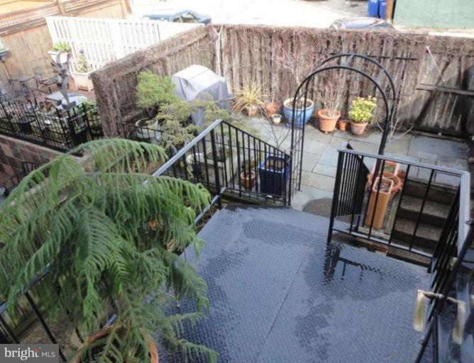 1112 D Street Southeast, Unit 1 Washington, DC 20003 - Photo 27 of 30 Deck