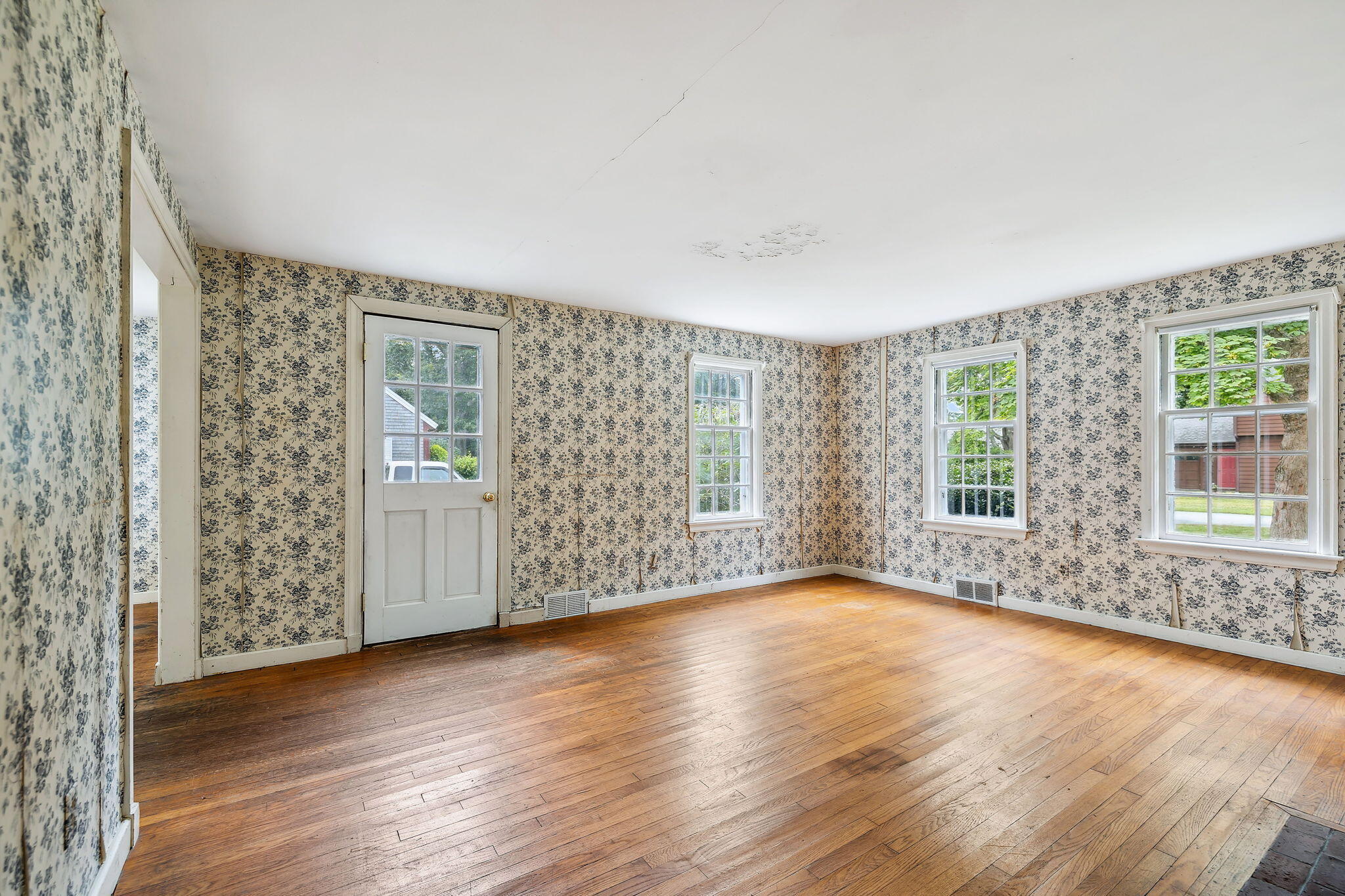 46 Emmons Road Falmouth, MA 02540 - Photo 12 of 35 13-web-or-mls-46 Emmons Rd Final-2