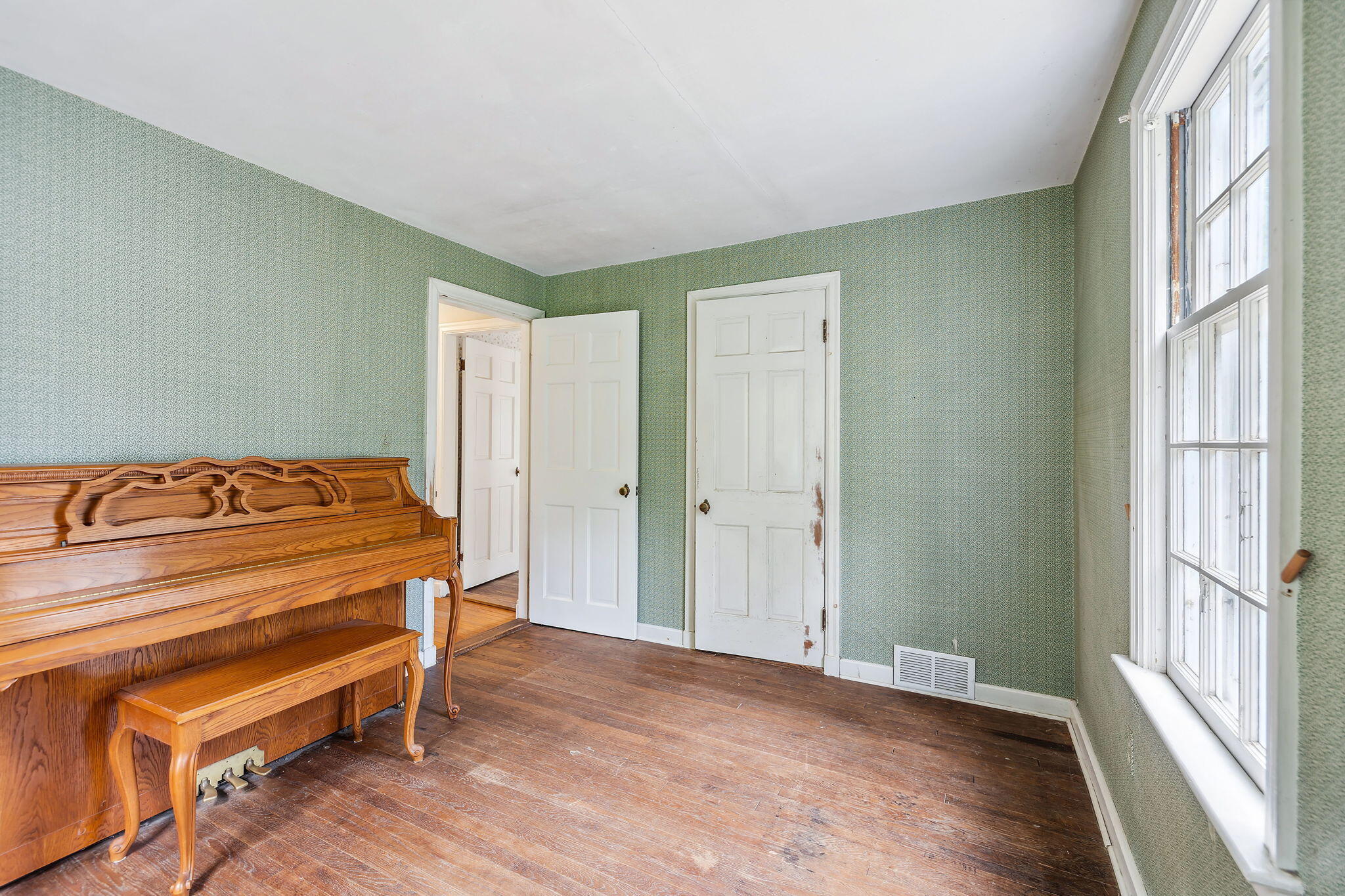 46 Emmons Road Falmouth, MA 02540 - Photo 17 of 35 32-web-or-mls-46 Emmons Rd Final-28