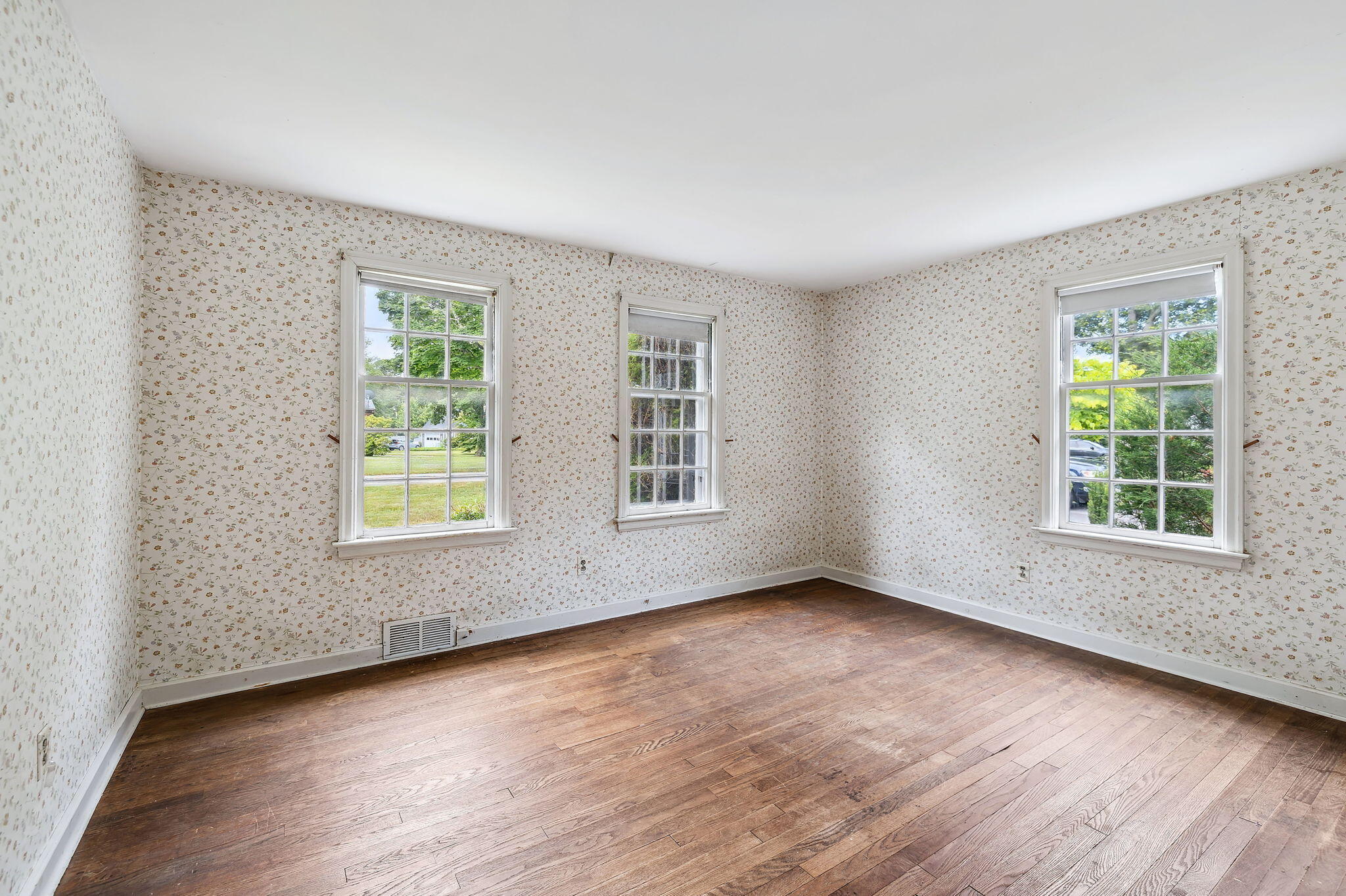 46 Emmons Road Falmouth, MA 02540 - Photo 18 of 35 37-web-or-mls-46 Emmons Rd Final-26