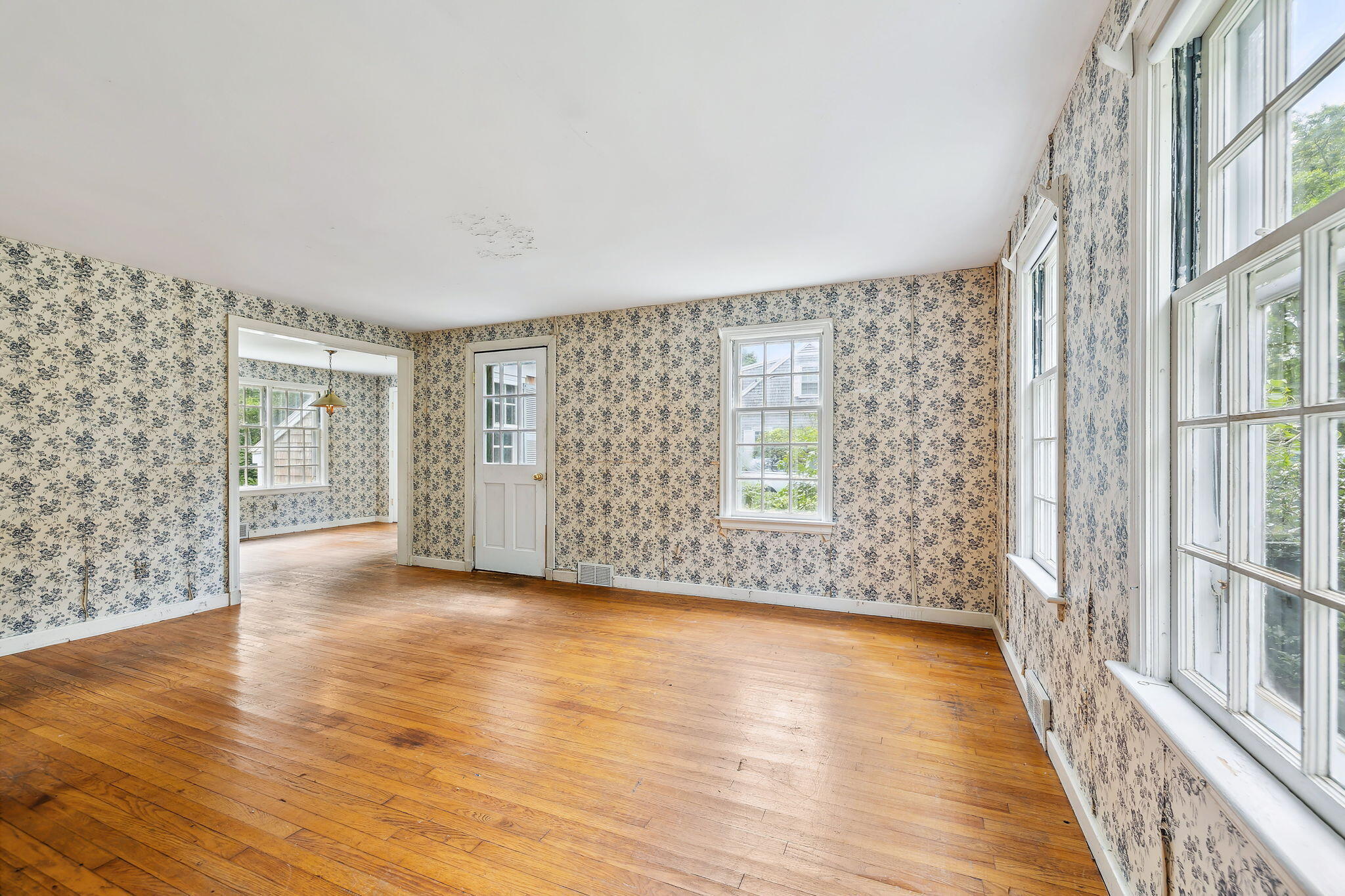 46 Emmons Road Falmouth, MA 02540 - Photo 5 of 35 30-web-or-mls-46 Emmons Rd Final-45