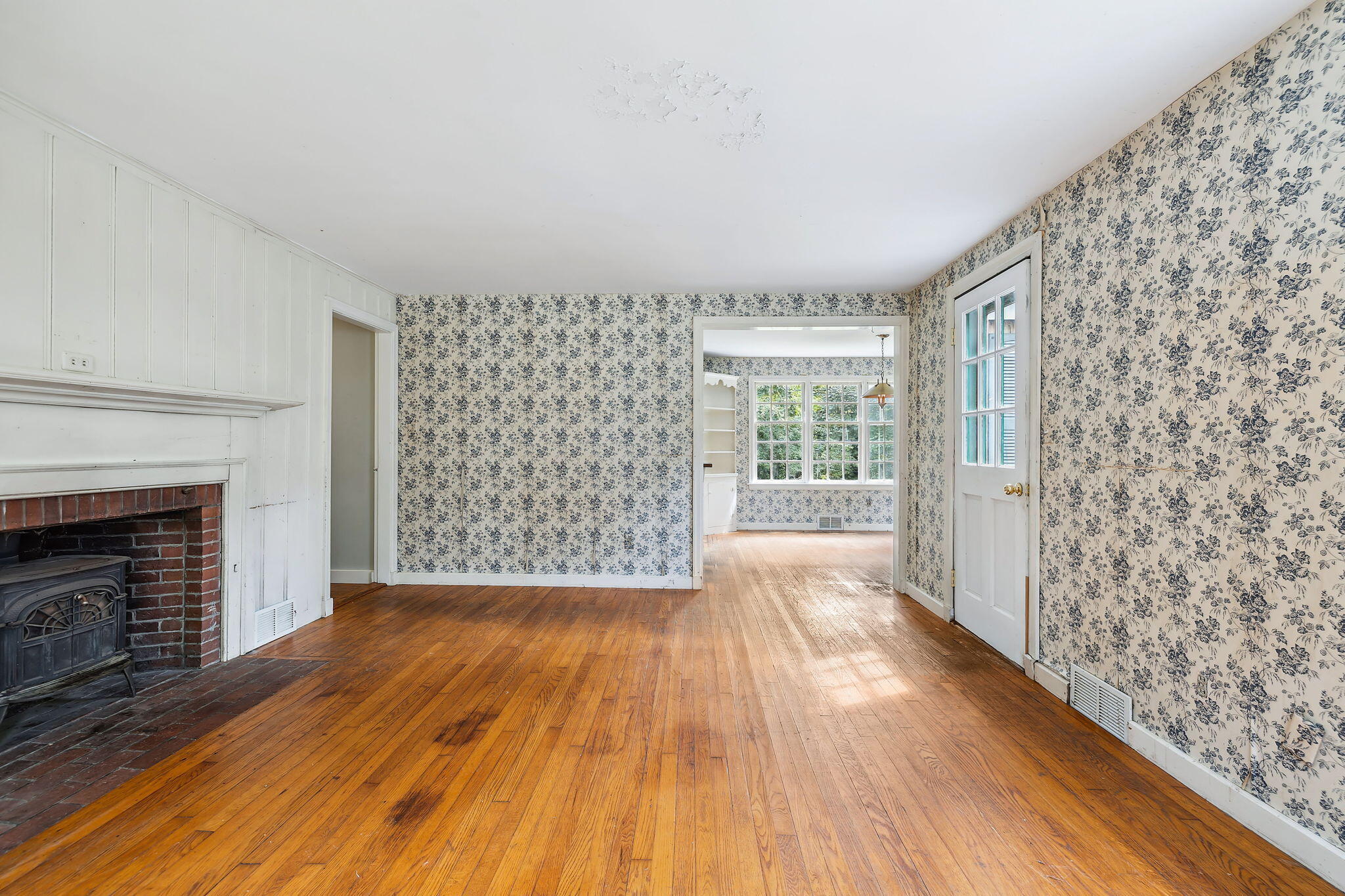 46 Emmons Road Falmouth, MA 02540 - Photo 7 of 35 14-web-or-mls-46 Emmons Rd Final-14