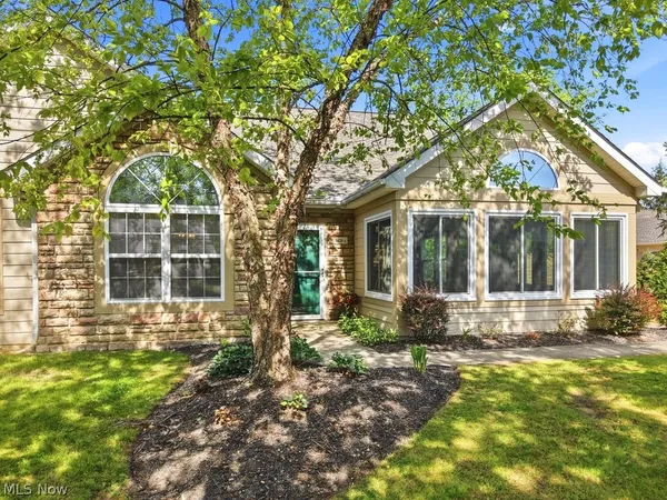 $330,000 | 5620 Emerald Ridge Parkway, Unit 5A, Solon, OH 44139