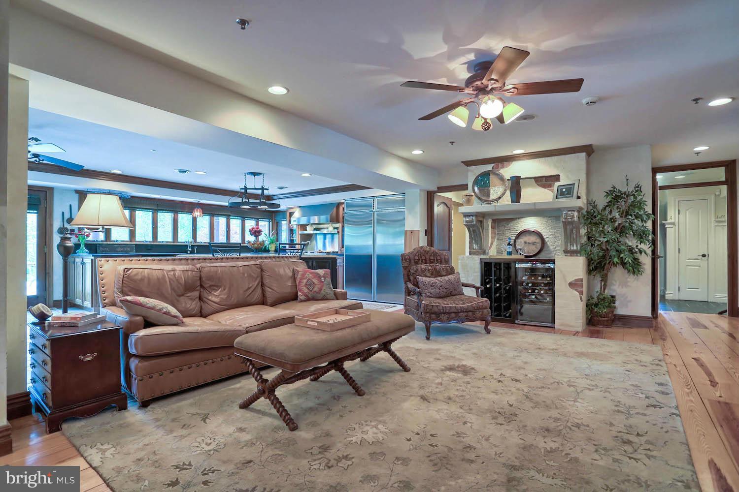 13049 Lanes Run Road Big Pool, MD 21711 - Photo 11 of 21 Living Room