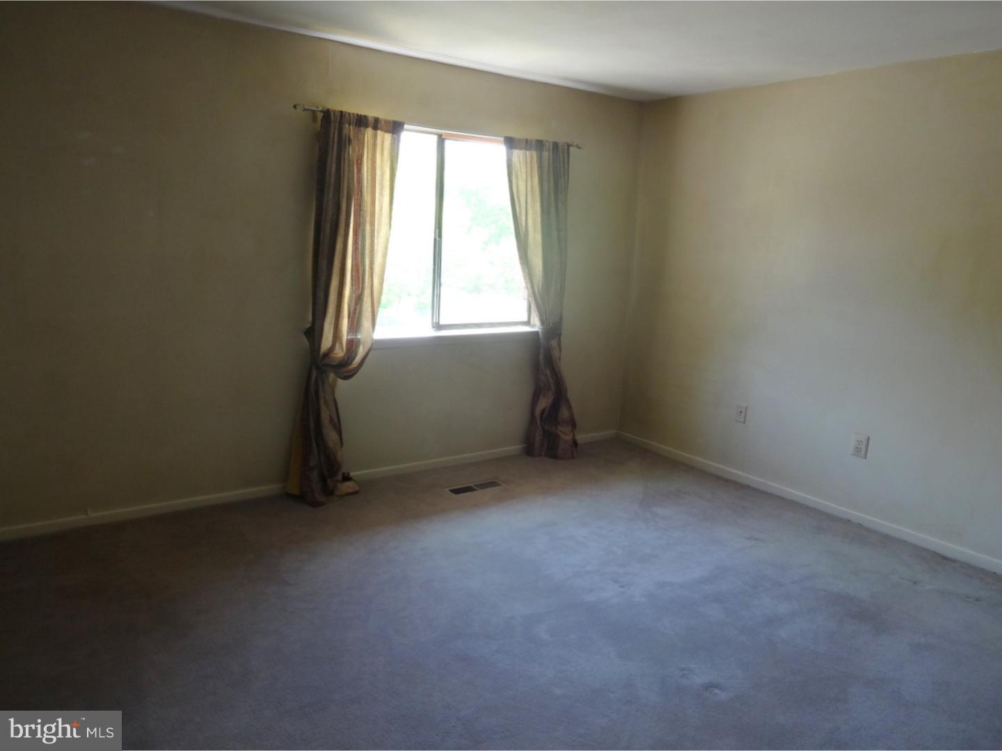 1546 Creekside Road Whitehall, PA 18052 - Photo 18 of 25