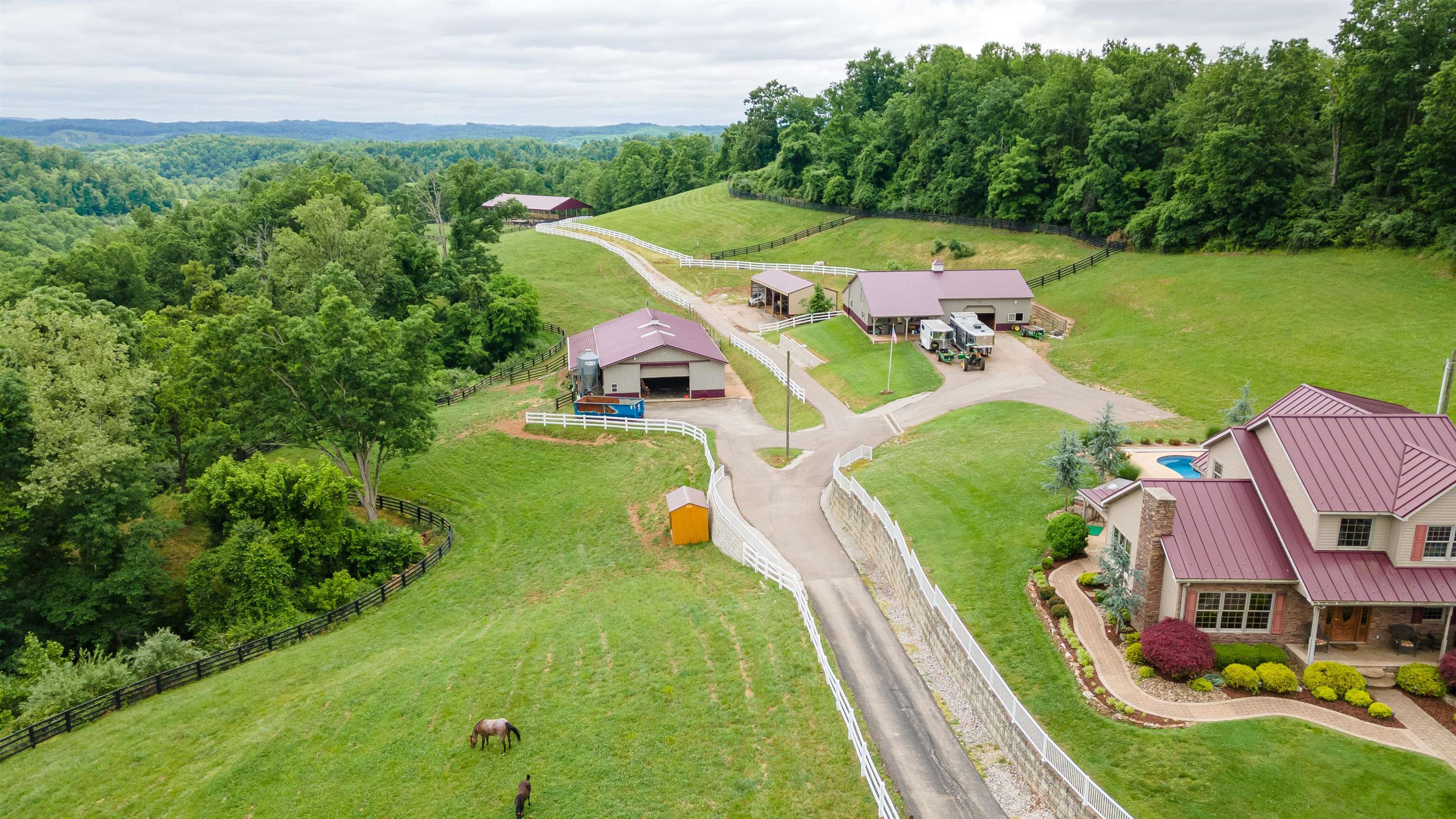 4771 Green Valley Road Huntington, WV 25701 - Photo 4 of 32 Gallery Image 4