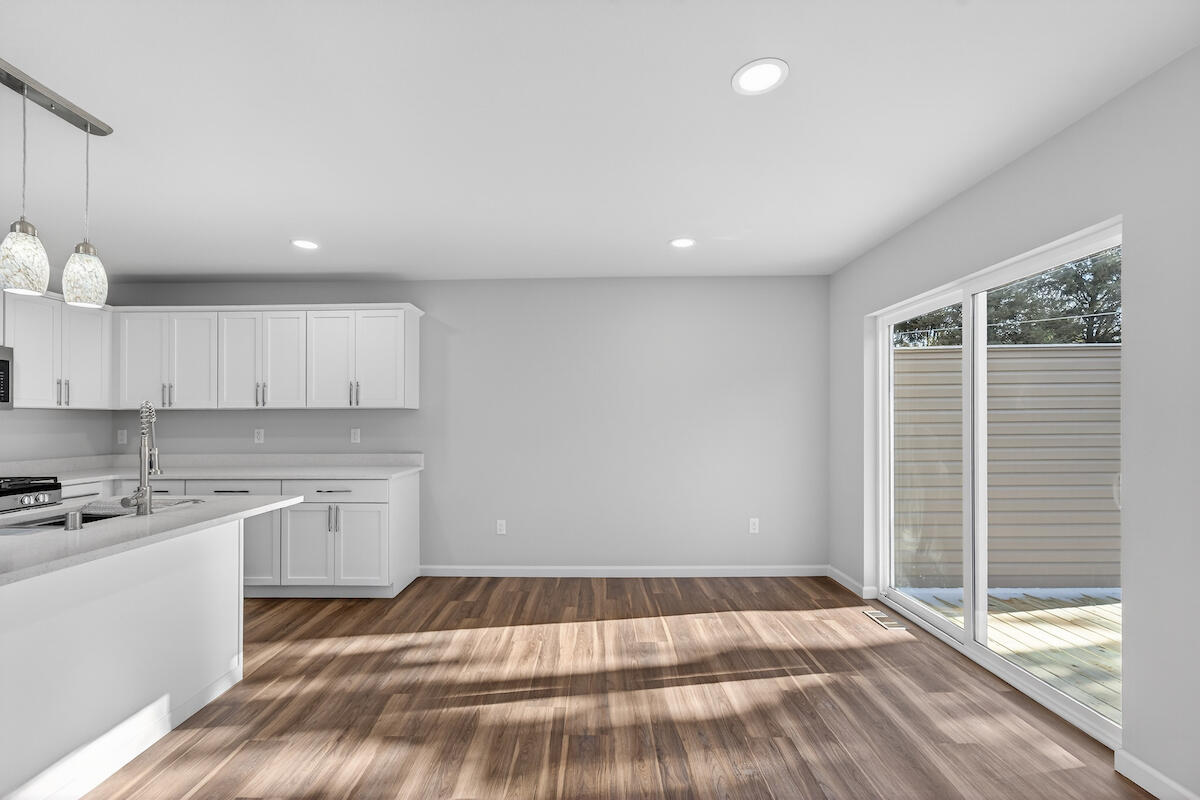 1619 Derby Avenue Mount Pleasant, WI 53403 - Photo 10 of 27 Dining area