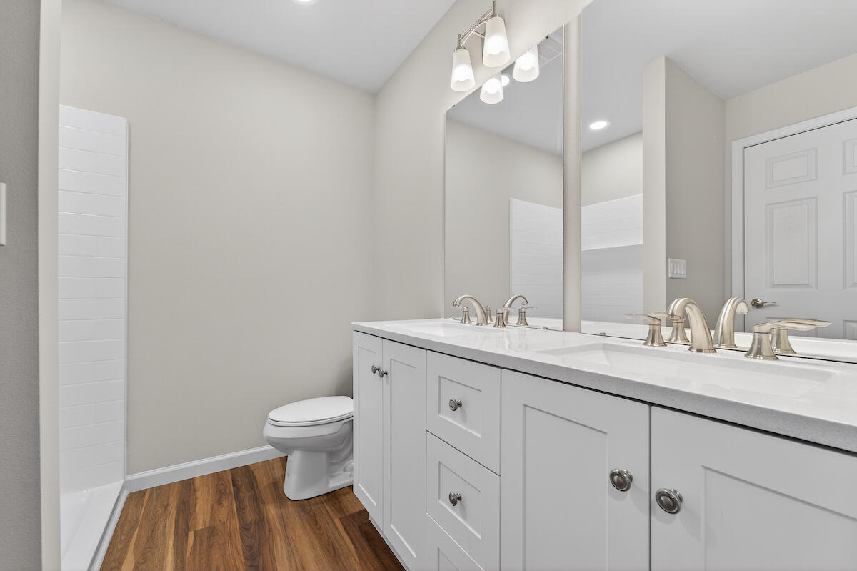 1619 Derby Avenue Mount Pleasant, WI 53403 - Photo 17 of 27 master bath