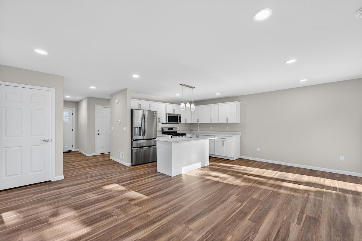 1619 Derby Avenue Mount Pleasant, WI 53403 - Photo 8 of 27 DSC09758