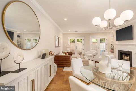 $950,000 | 3299 Sutton Place Northwest, Unit C, Washington, DC 20016