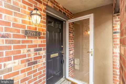 $950,000 | 3299 Sutton Place Northwest, Unit C, Washington, DC 20016