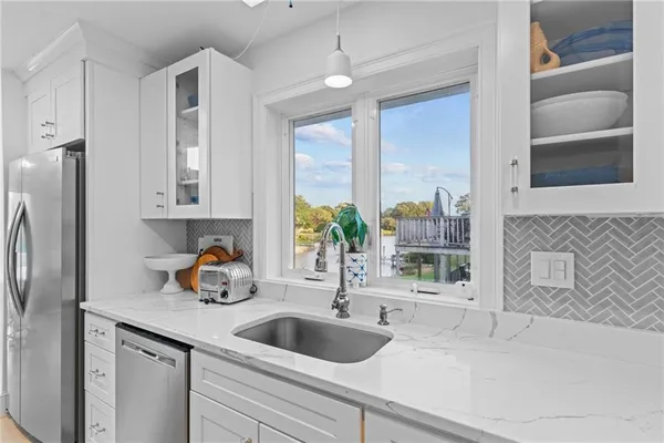 $4,000 | 93 Riverside Drive, Wakefield, RI 02879
