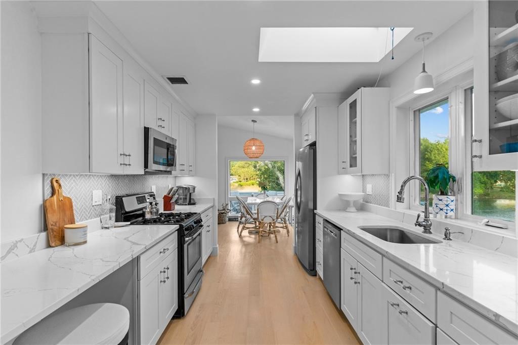 93 Riverside Drive South Kingstown, RI 02879 - Photo 17 of 39