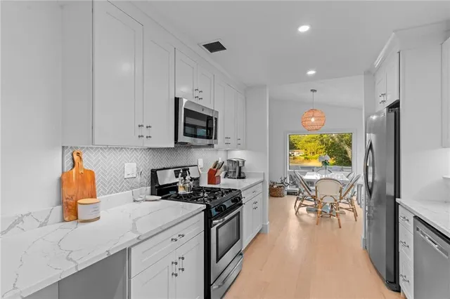 $4,000 | 93 Riverside Drive, South Kingstown, RI 02879