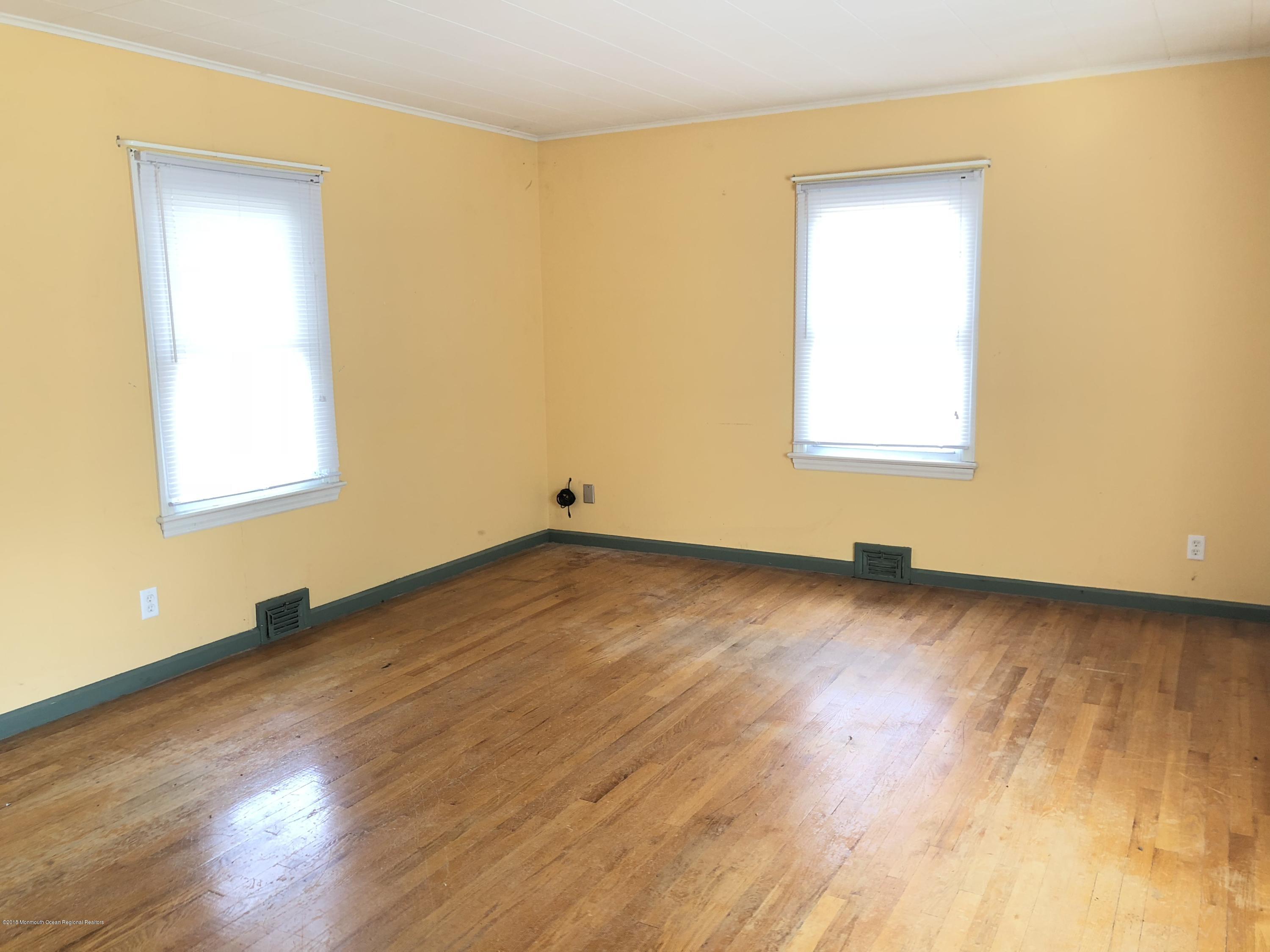 170 Kent Road Howell, NJ 07731 - Photo 3 of 17 Photo Nov 21, 10 57 58 AM
