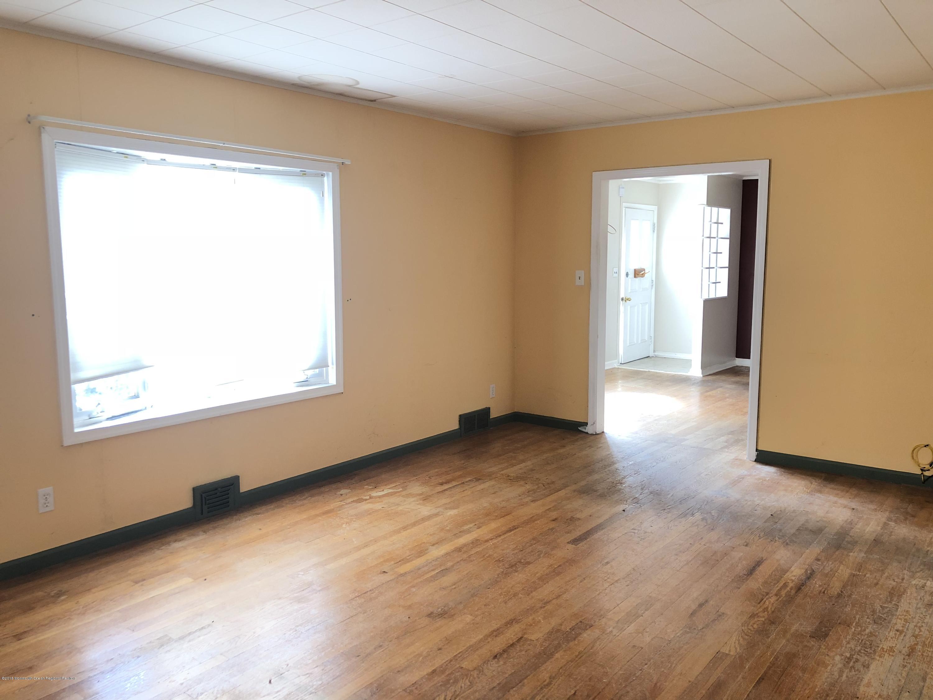 170 Kent Road Howell, NJ 07731 - Photo 5 of 17 Photo Nov 21, 10 58 18 AM