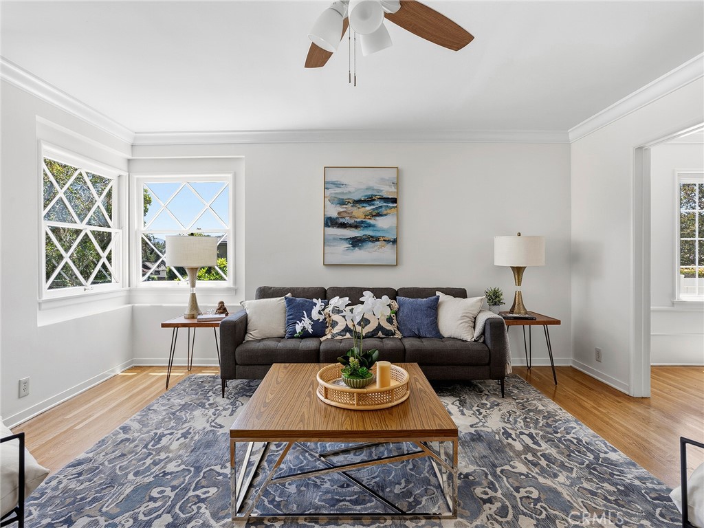 521 Bethany Road Burbank, CA 91504 - Photo 13 of 50 Living Room