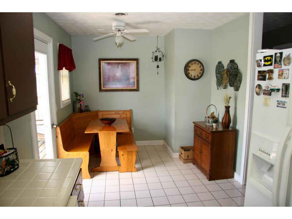 250 Berry Ridge Road Jonesborough, TN 37659 - Photo 4 of 24 Dining Area