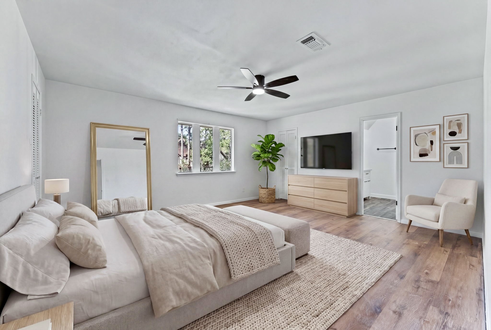 1123 Suwanee Lane Houston, TX 77090 - Photo 15 of 30 This image has been virtually staged. Furniture and décor shown are for illustrative purposes only and are not included with the property.