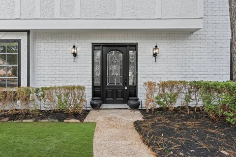 $329,000 | 1123 Suwanee Lane, Houston, TX 77090