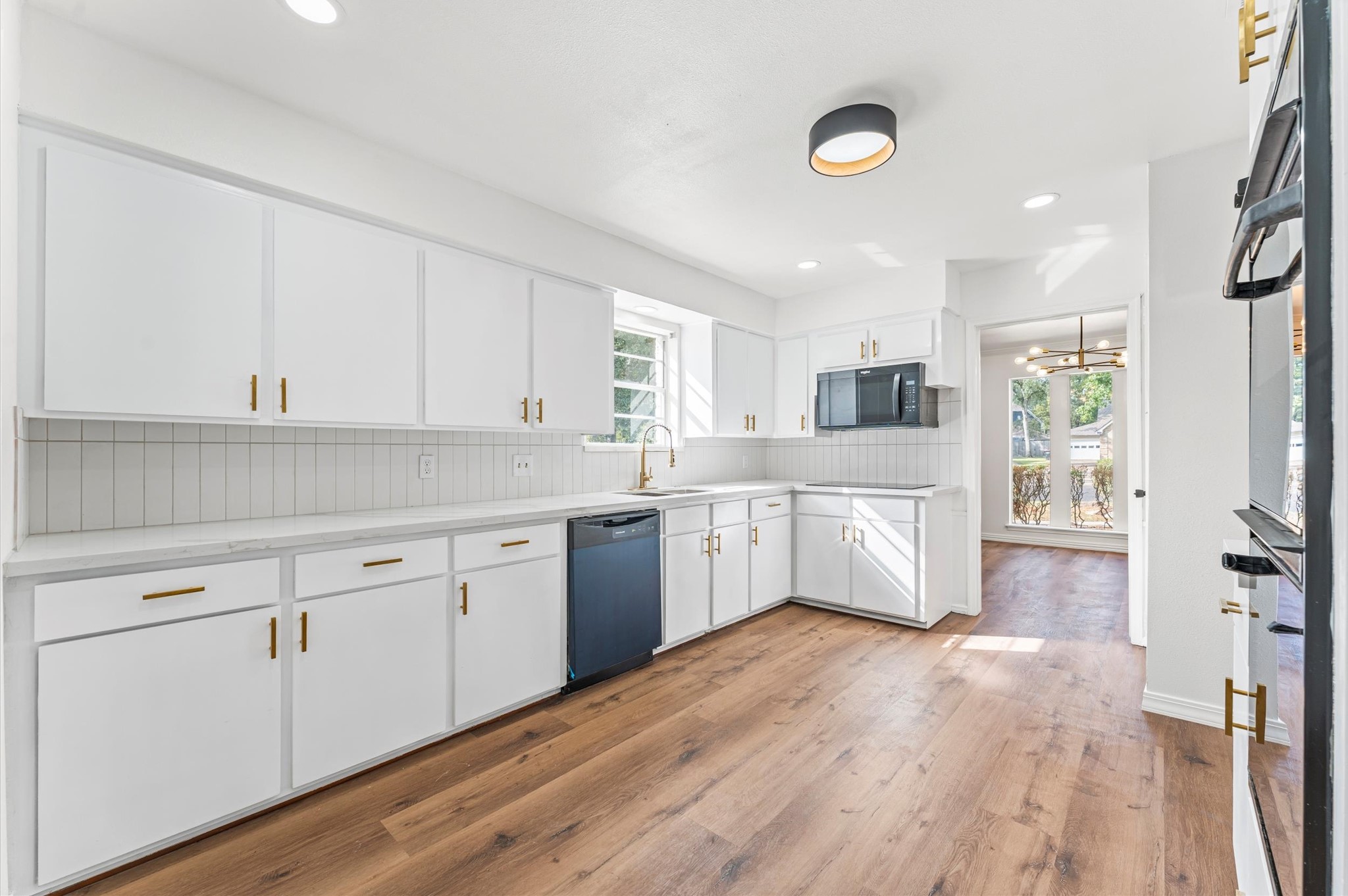 1123 Suwanee Lane Houston, TX 77090 - Photo 8 of 30