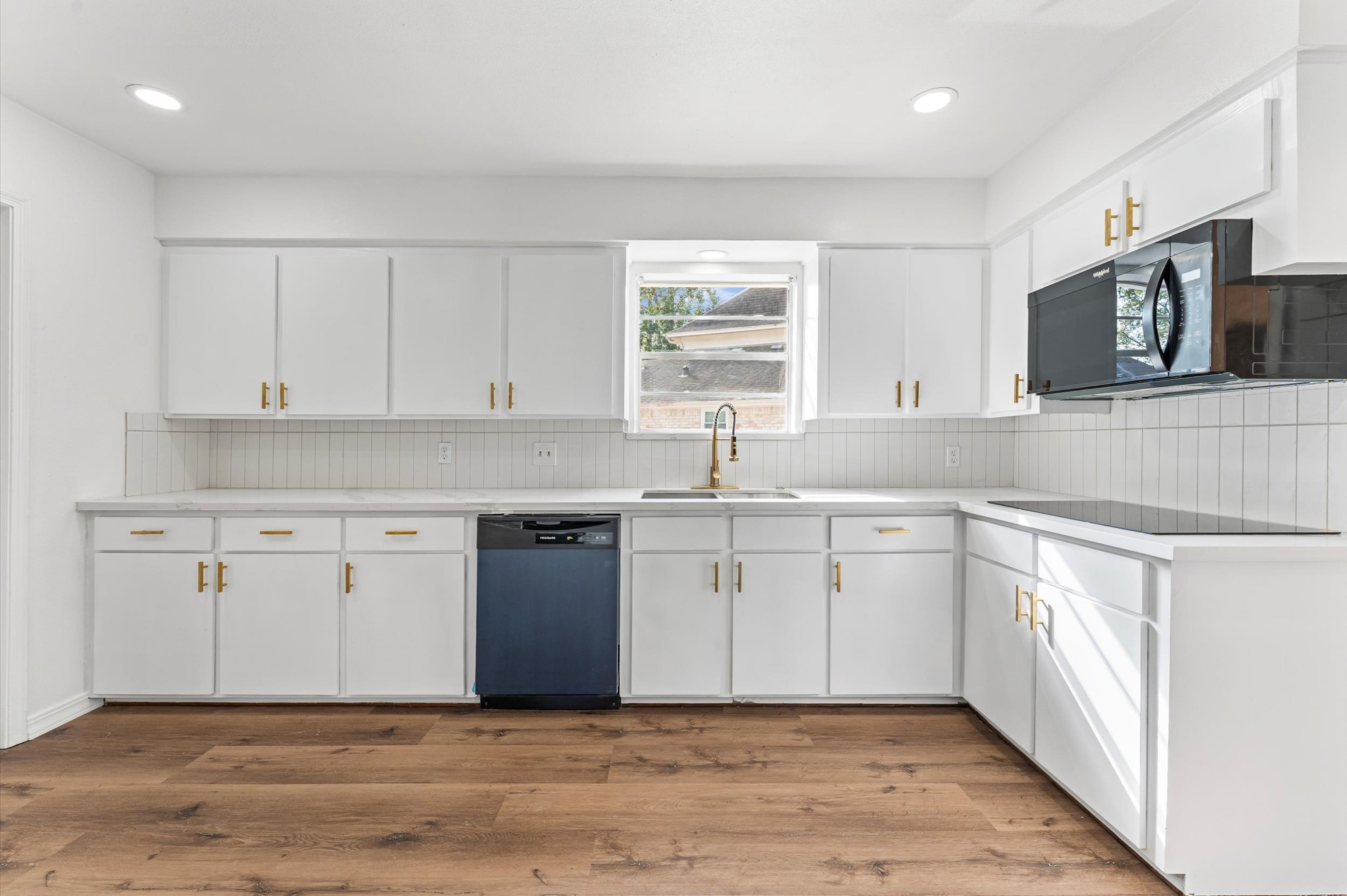 1123 Suwanee Lane Houston, TX 77090 - Photo 10 of 30