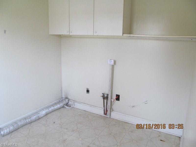 3916 Frazier Road Greensboro, NC 27407 - Photo 4 of 30 Gallery Image 4
