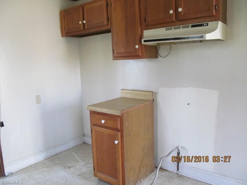 3916 Frazier Road Greensboro, NC 27407 - Photo 7 of 30 Gallery Image 7