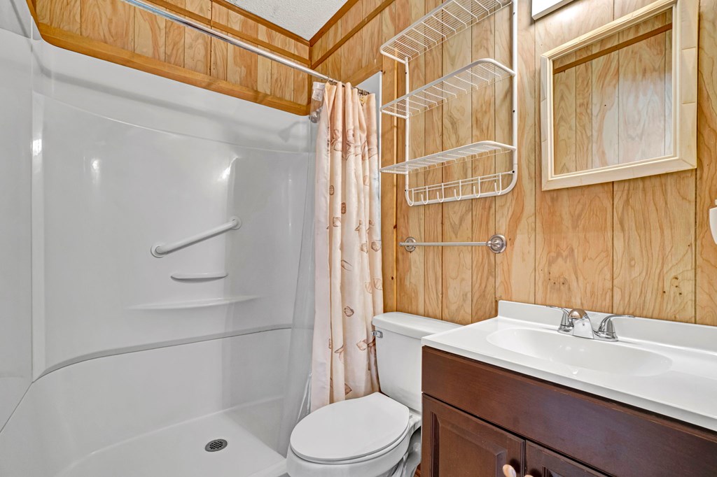 1101 Watts Bridge Road Ninety Six, SC 29666 - Photo 35 of 58 STUDIO APT. FULL BATH