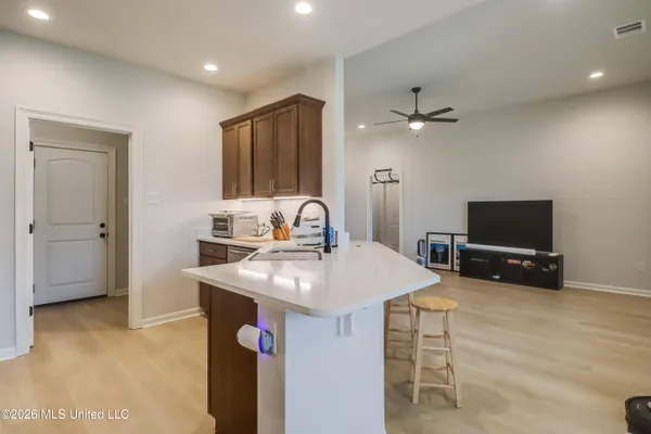 $2,000 | 11415 Oak Alley, Gulfport, MS 39503