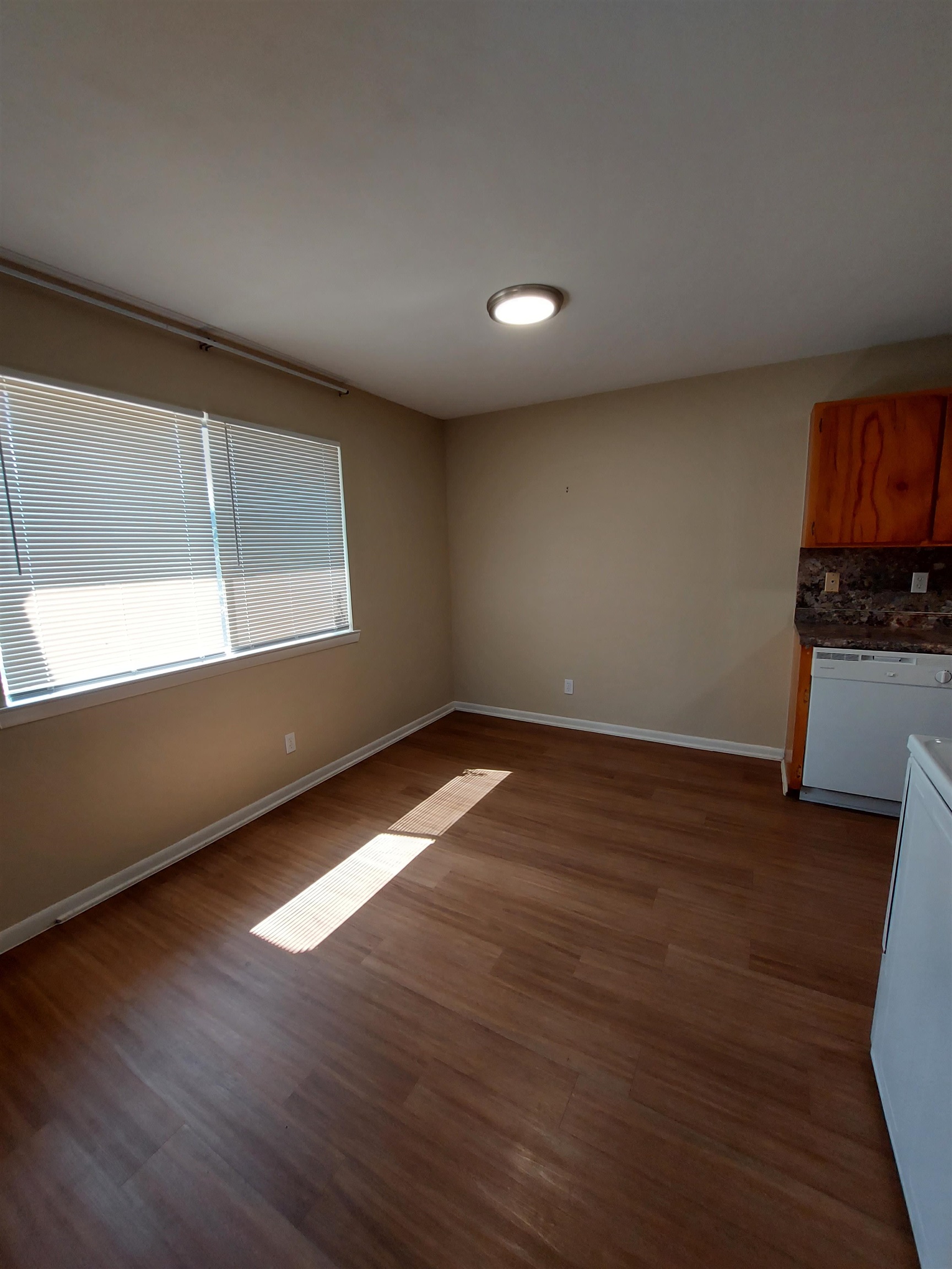 306 A Ave R Marble Falls, TX 78654 - Photo 2 of 12