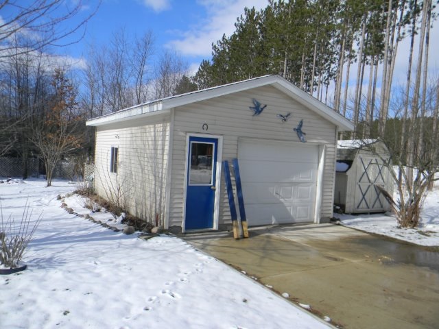 390 West Geers Road McBain, MI 49657 - Photo 4 of 23 1813872-4.JPG