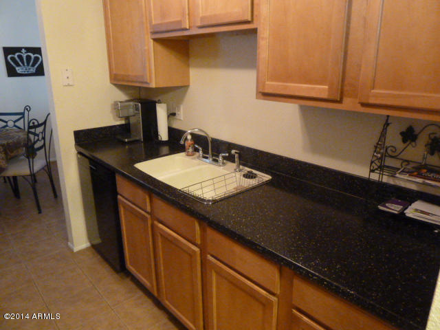 7550 North 12th Street, Unit 237 Phoenix, AZ 85020 - Photo 5 of 23 Kitchen