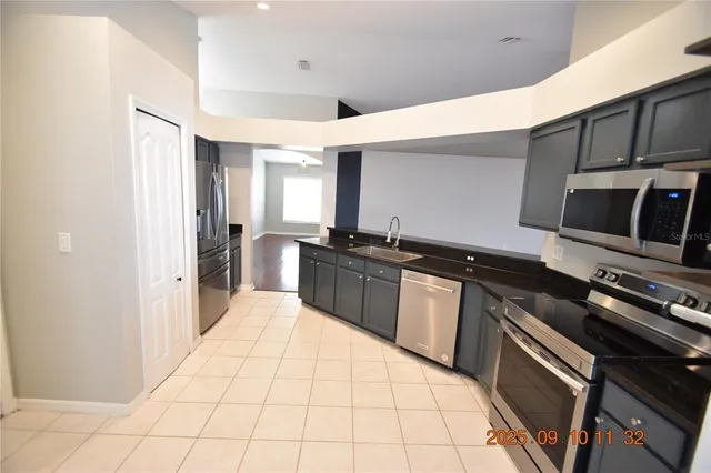 $2,195 | 12913 Lake Vista Drive, Gibsonton, FL 33534