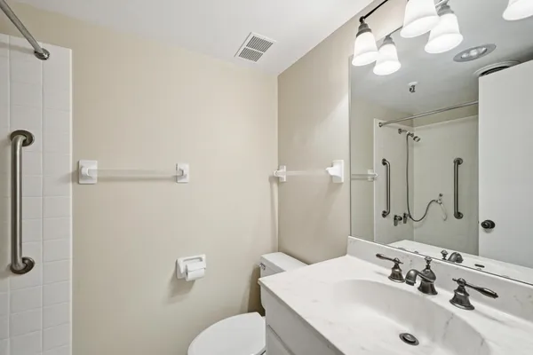 $500,000 | 600 4th Street Southwest, Unit 102, Rochester, MN 55902