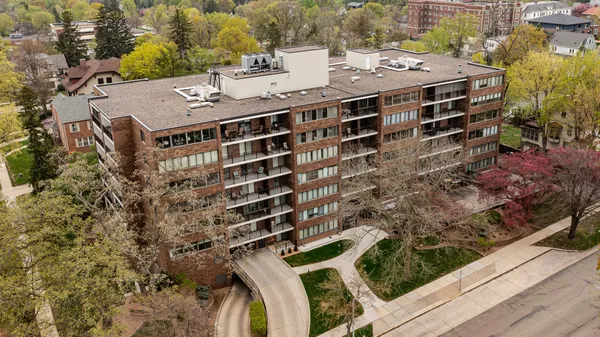 $500,000 | 600 4th Street Southwest, Unit 102, Rochester, MN 55902