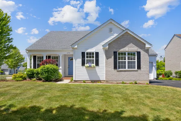 $475,000 | 1253 Water Stone Circle, Wauconda, IL 60084