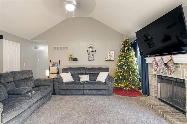 $295,000 | 2021 Northwest 8 Street, Blue Springs, MO 64015