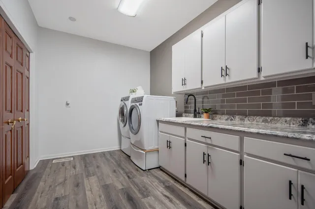 $925,000 | 12446 190th Street, Milaca, MN 56353