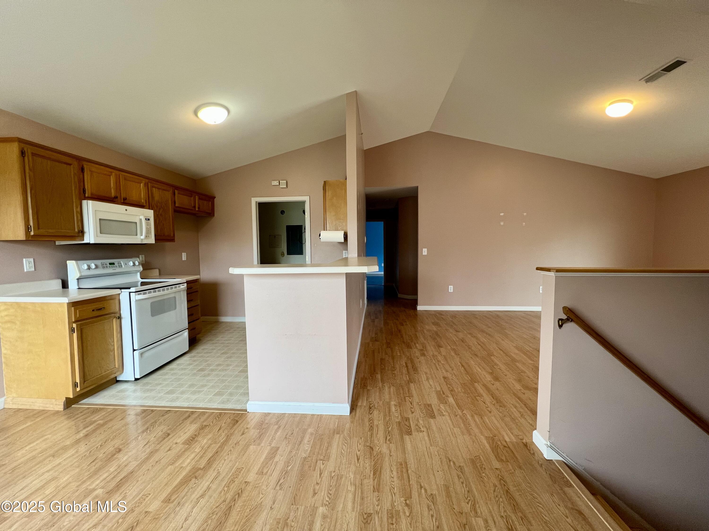 607 Cedar Run Rensselaer, NY 12144 - Photo 7 of 19 IMG_8831
