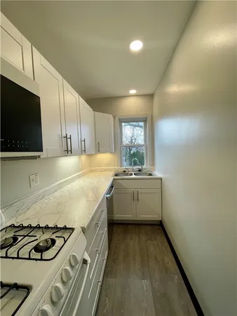 $1,950 | 26 Norris Avenue, Unit 2, Pawtucket, RI 02861