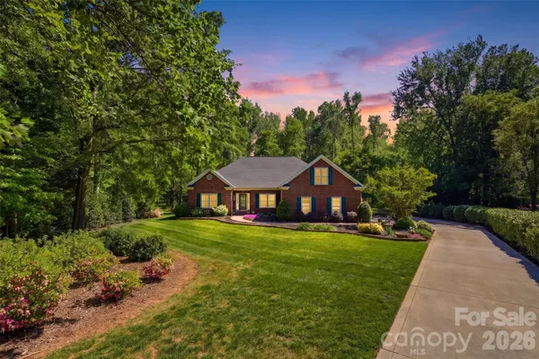 $649,000 | 9806 Hofstra Court, Mint Hill, NC 28227