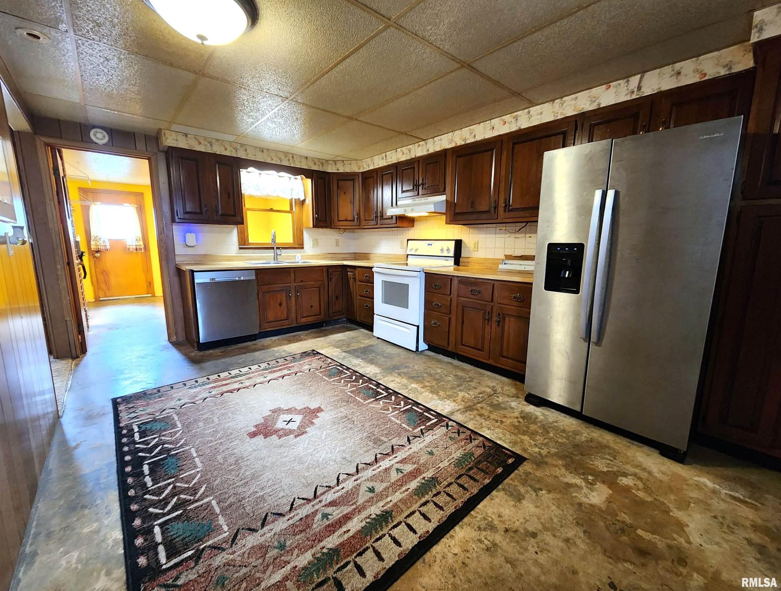 1767 North 400th Avenue Payson, IL 62360 - Photo 7 of 28