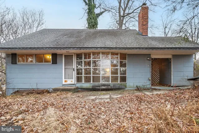 a view of outdoor space with garden and entertaining space