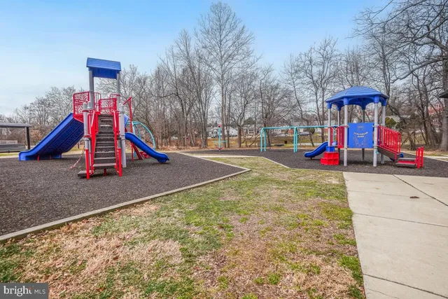 a view of a tennis court